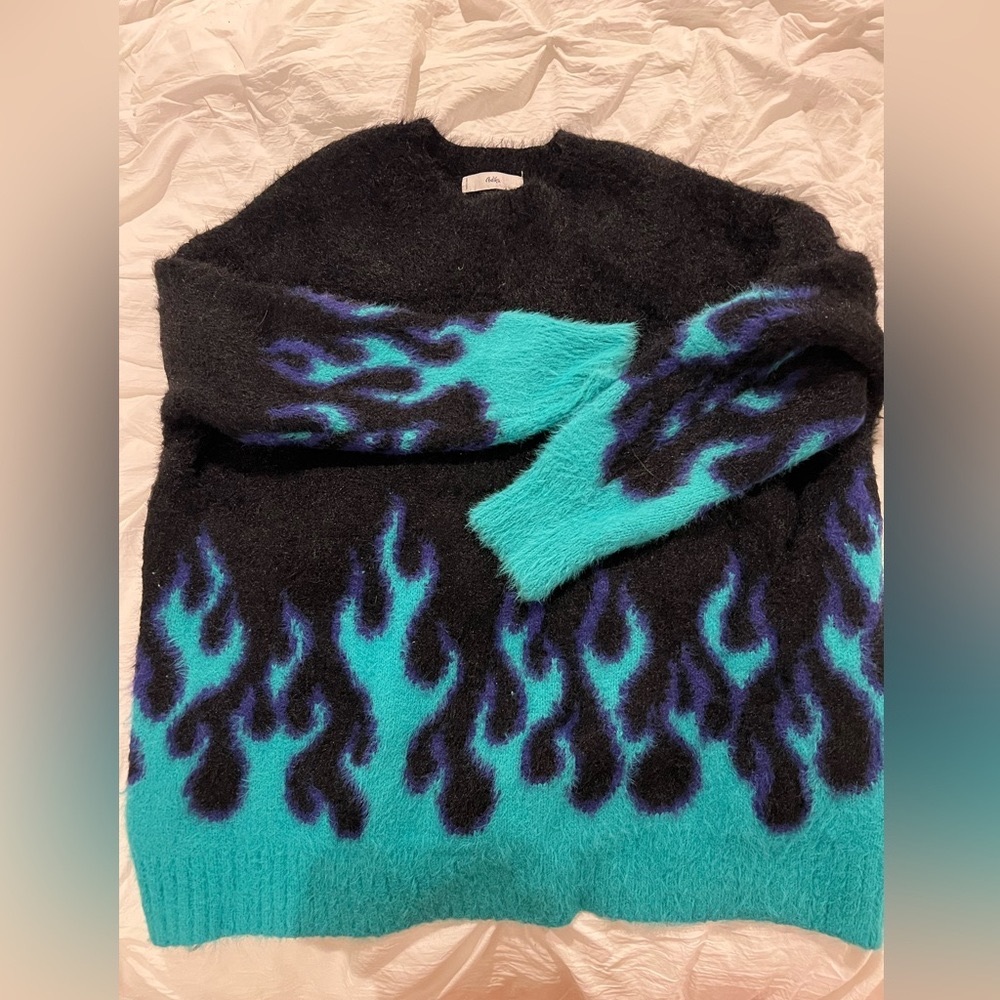 Adika fuzzy flame oversized sweater